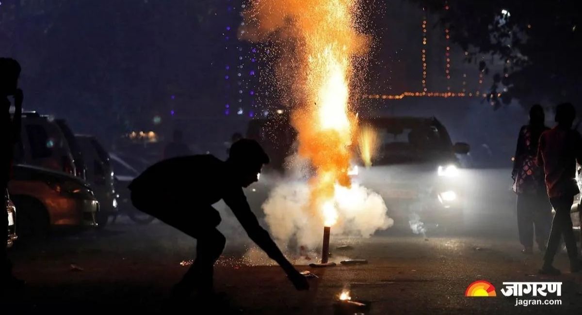 girl injured by firecracker hand blown off in gorakhpur