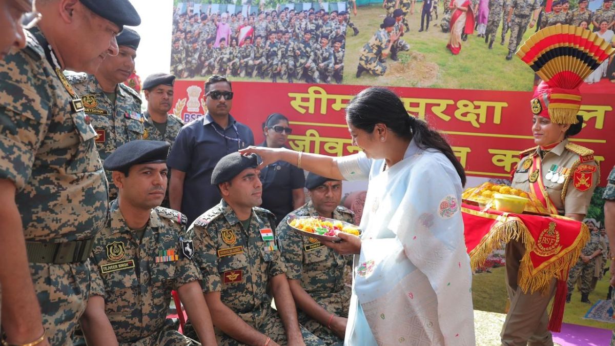 delhi cm launches water pipeline project for bsf camp in chhawla