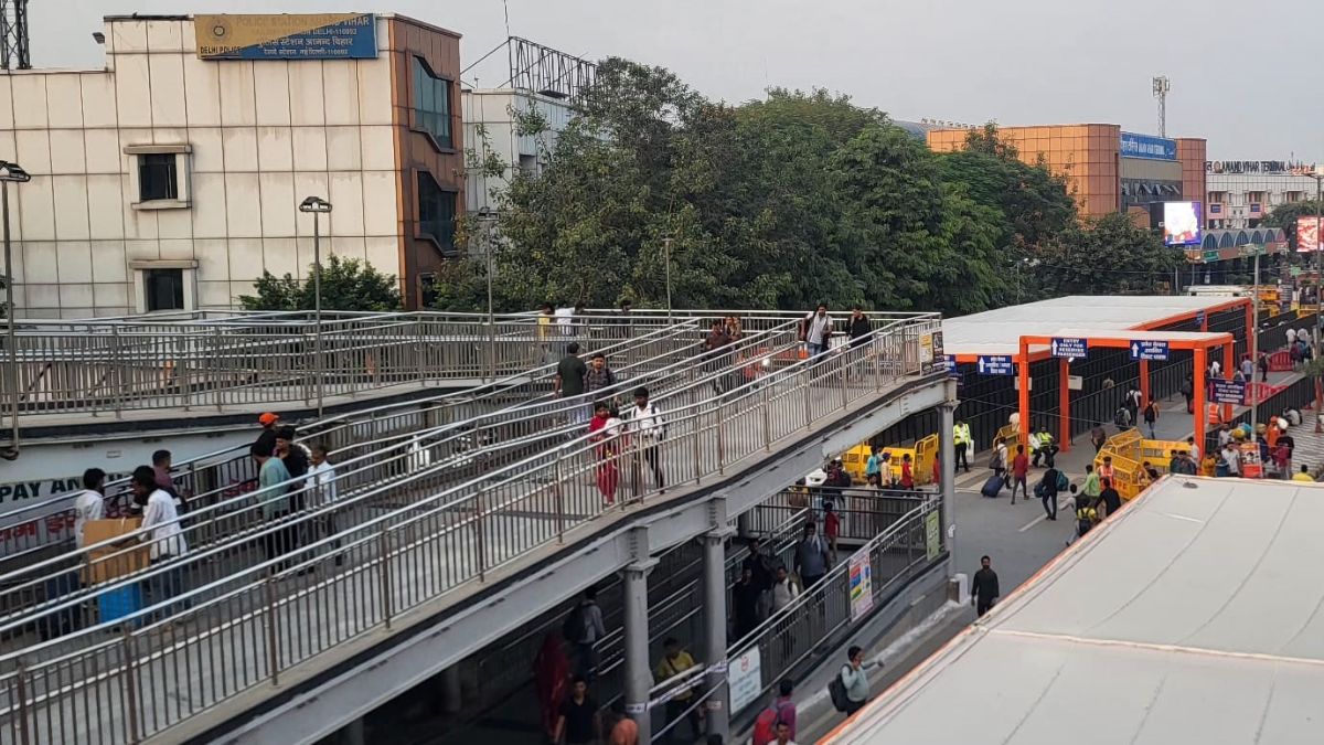 anand vihar railway station footover bridge to become more accessible