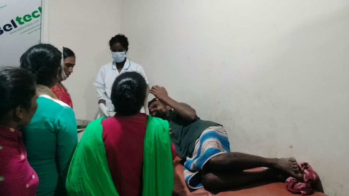 gumla clash one injured in money dispute jharkhand news