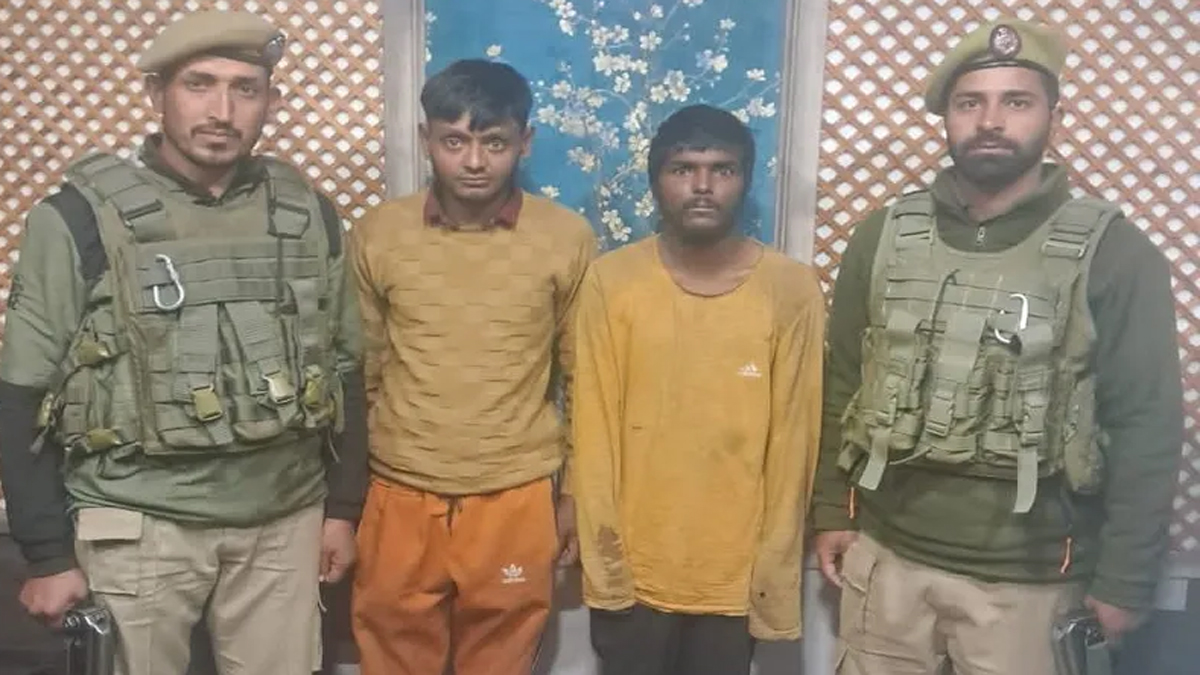 kashmir police arrests two fugitives after 10 years