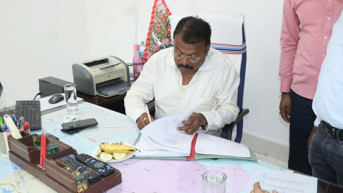 jharkhand news nelson eyon bage appointed kolhan commissioner for 15 days