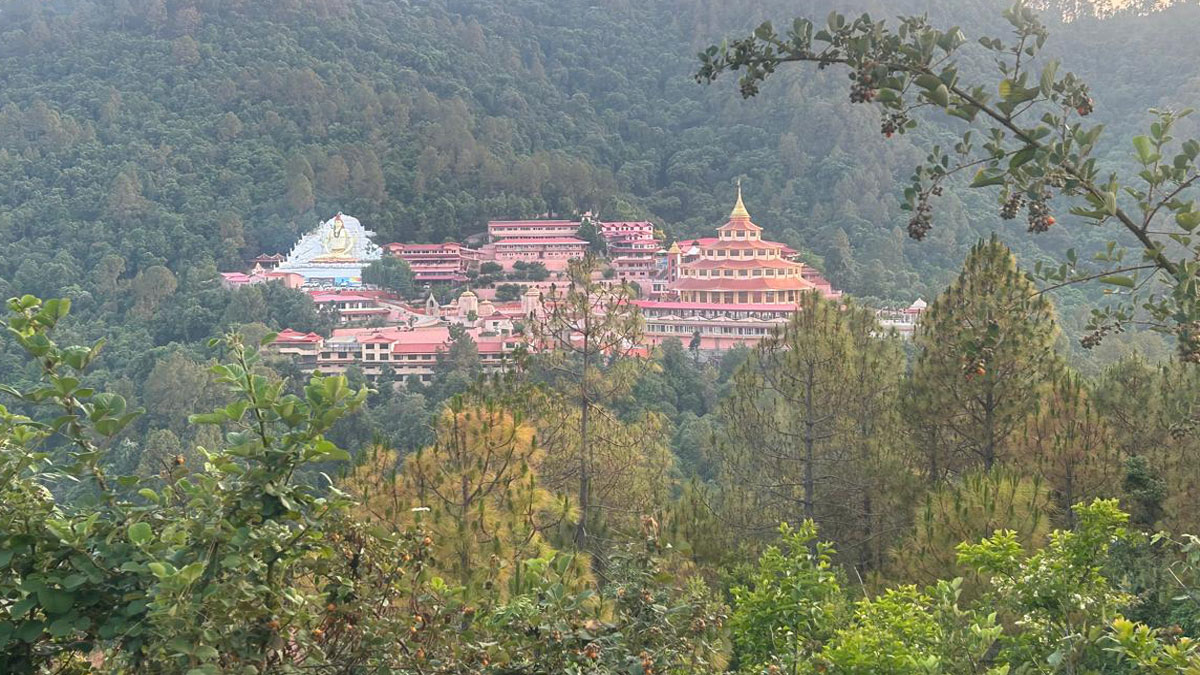 dole ashram spiritual retreat and natural beauty in uttarakhand