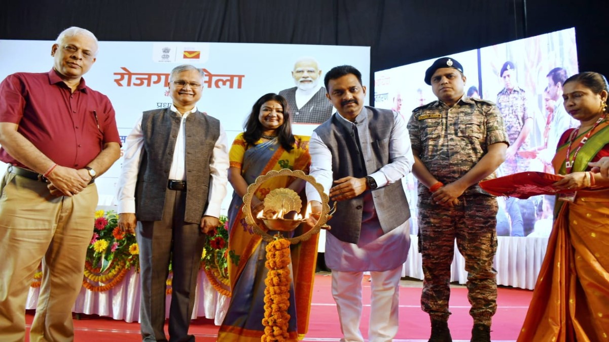 bhu rozgar mela pm modi addresses job fair at banaras hindu university