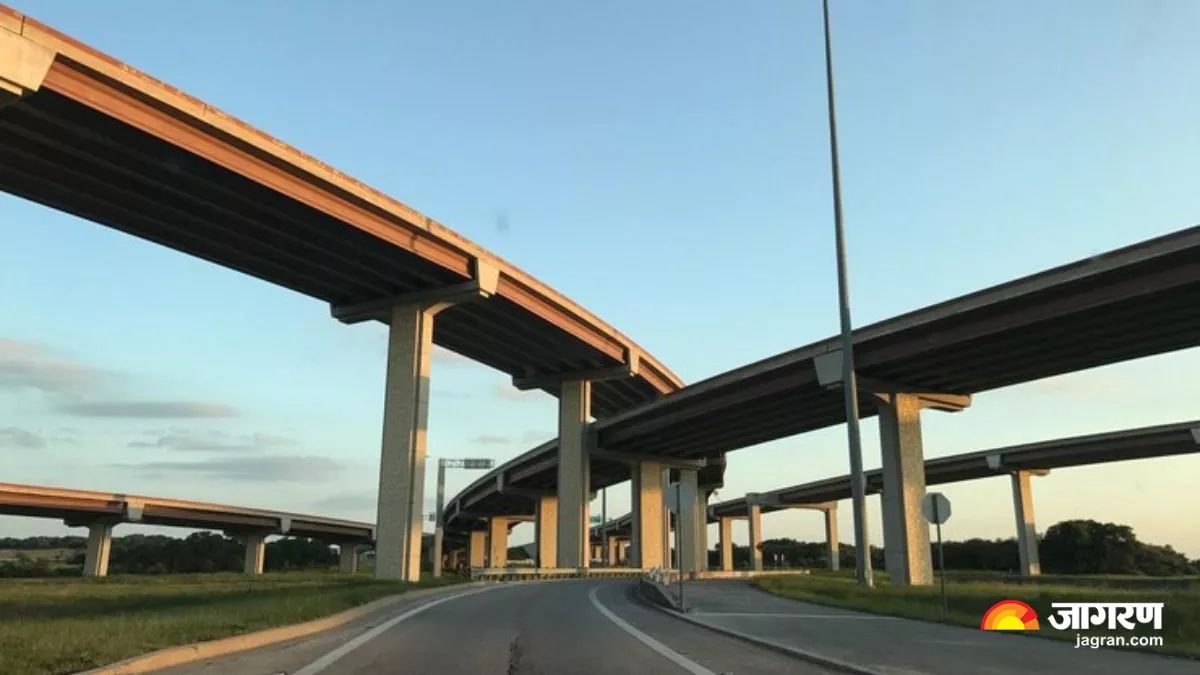 flyover construction on 100 foota road chhatarpur to reduce travel time