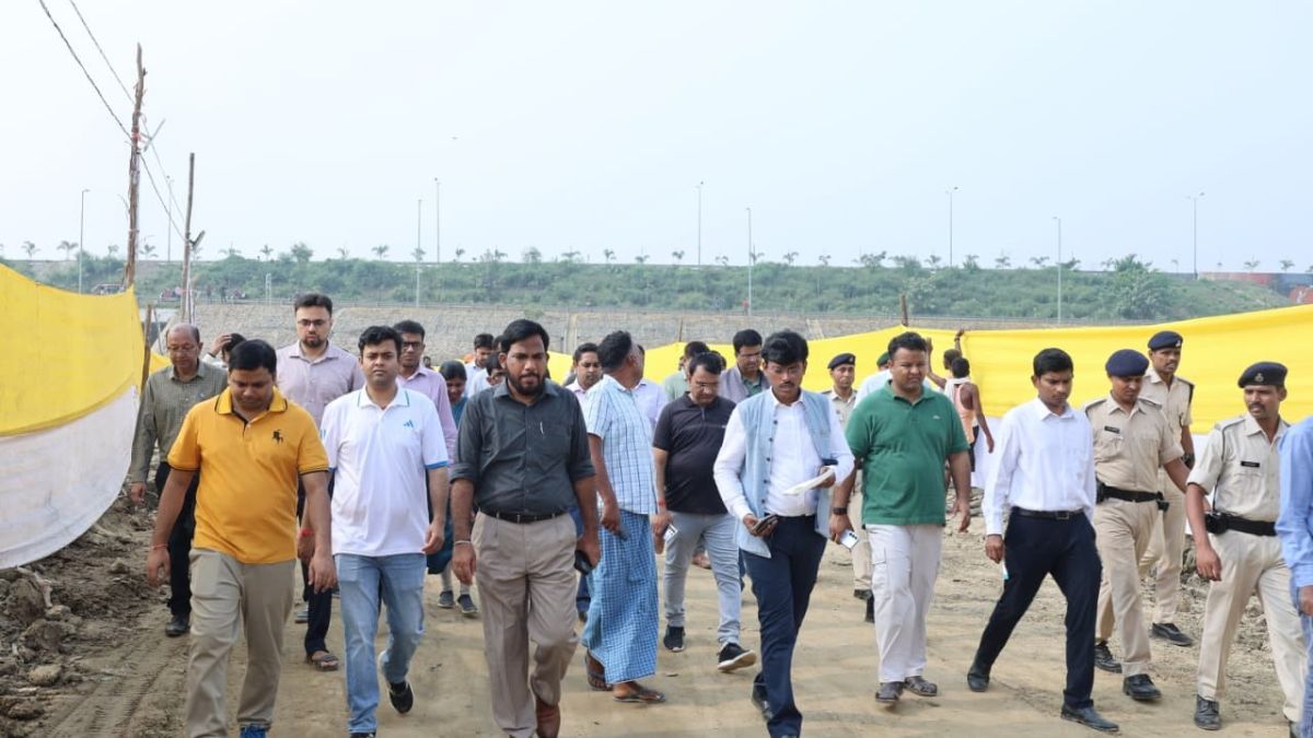 patna dm inspects chhath ghats preparation directives