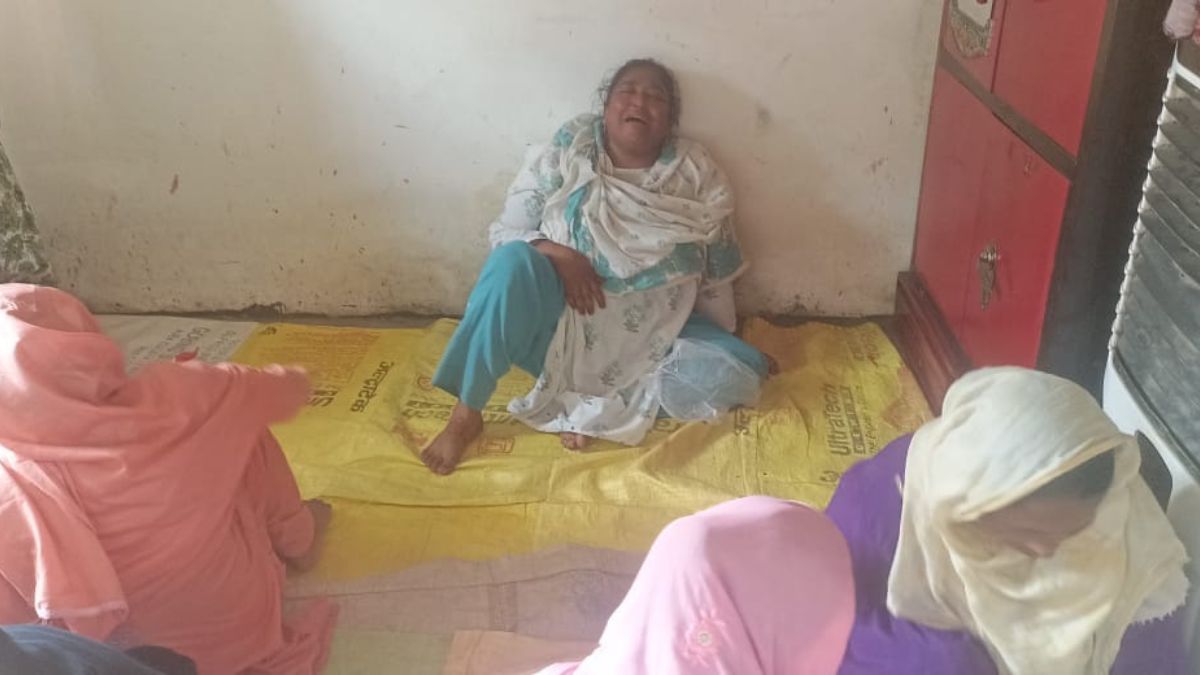 barabanki man murders stepdaughter with knife