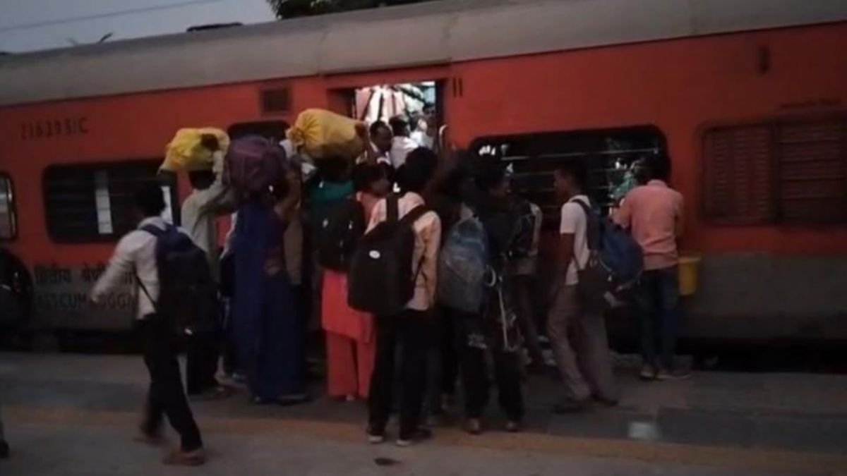 heavy rush at hardoi station after festival train travel disruptions