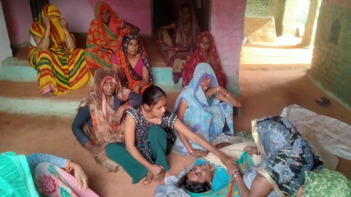 kaushambi road accident nephew and uncle die in bike crash to divider