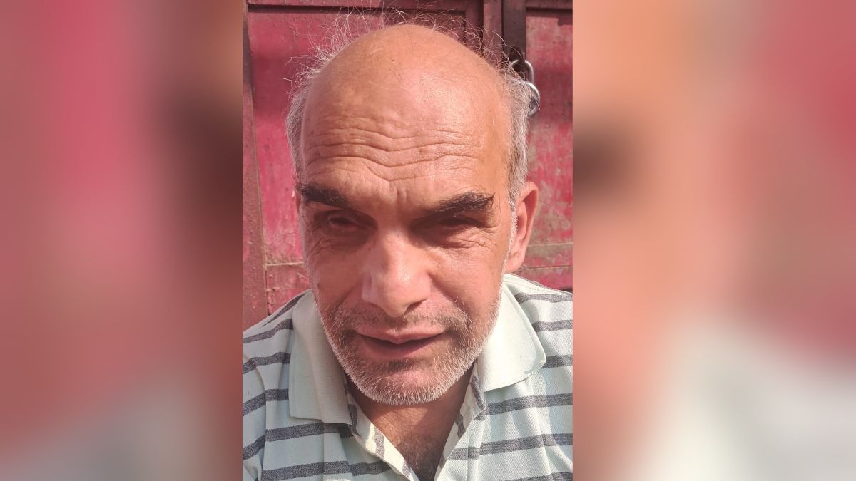 blind devotee visits yamuna for holy dip on yam dwitiya