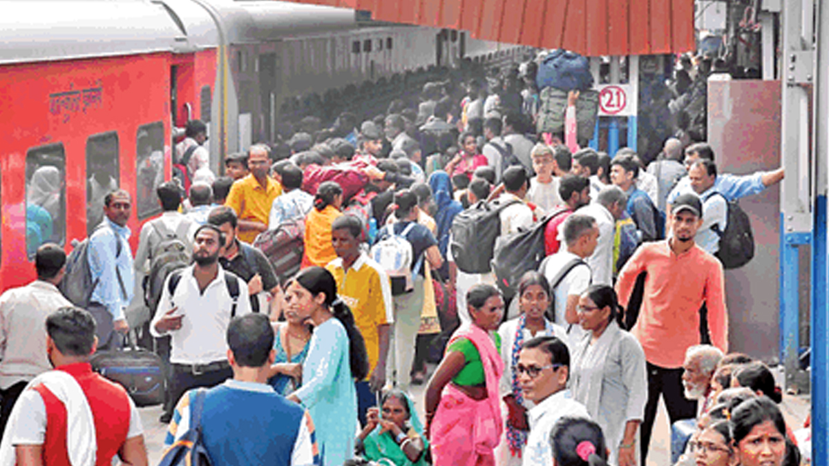 chhath puja train rush railways gears up for festival crowd control