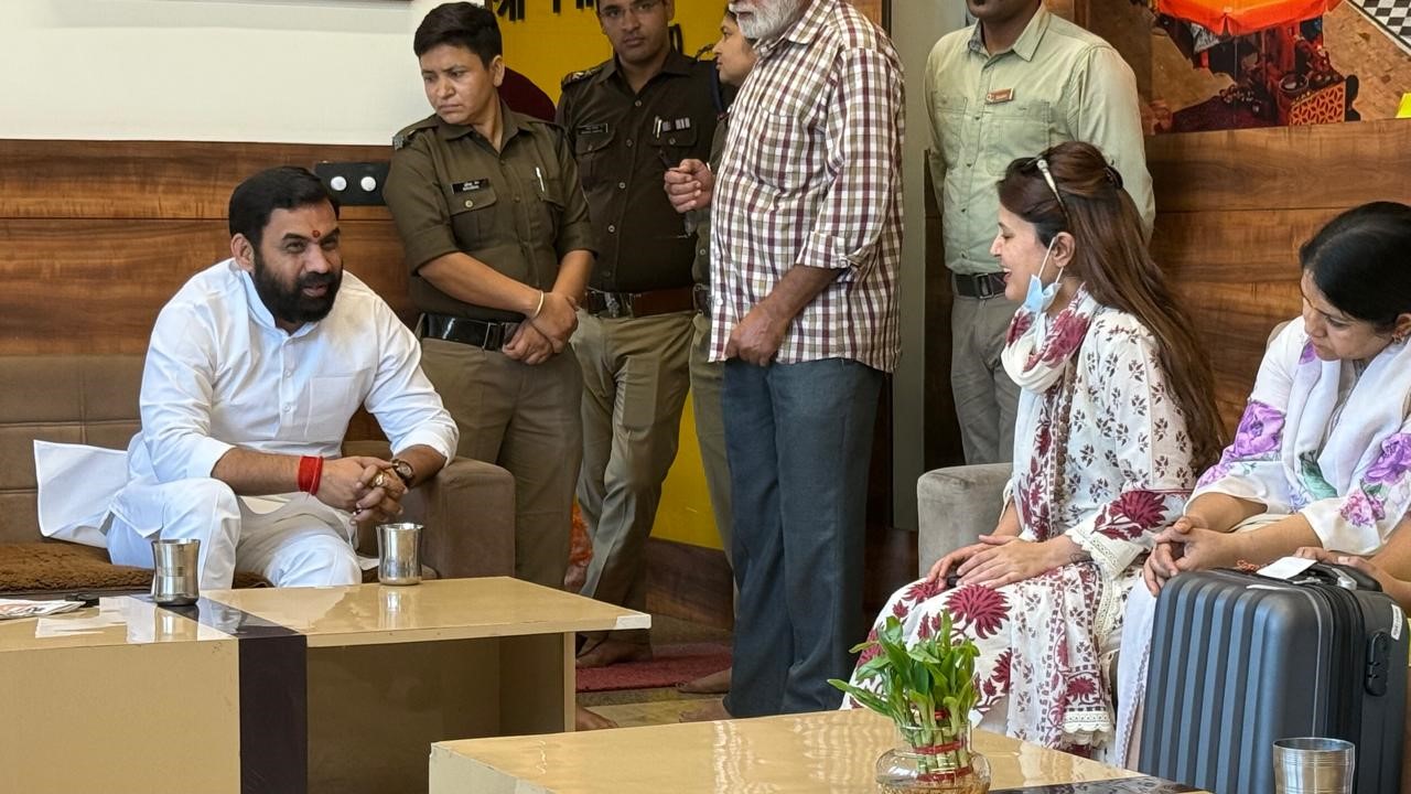 ms dhonis family visits haridwar for ganga snan and puja