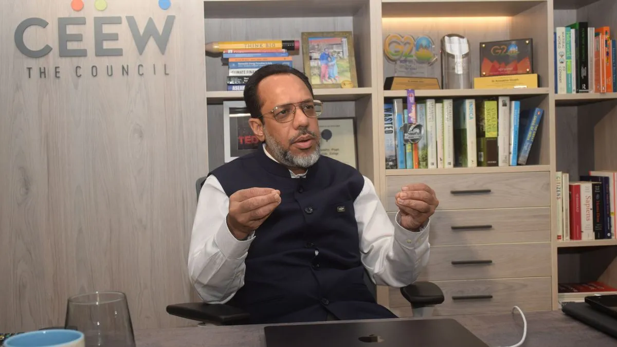 जलवायु परिवर्तन अब पर्यावरण से ही नहीं, अर्थव्यवस्था से भी जुड़ा विषय है: डा. अरुणाभ घोष
