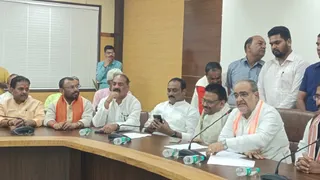 प्रयागराज के सर्किट हाउस में पत्रकार वार्ता को संबोधित करते भाजपा प्रदेश अध्यक्ष भूपेंद्र सिंह चौधरी व अन्य भाजपा पदाधिकारी। जागरण