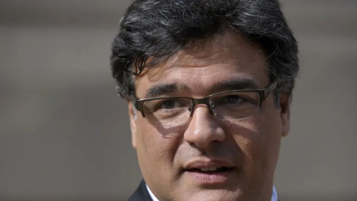 excia officer claims us controlled pakistans nuclear arsenal