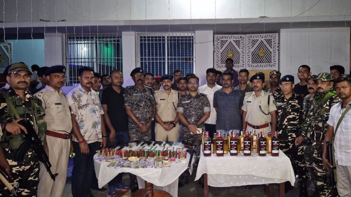large number of firearms and cartridges were seized in jitwarpur of east champaran