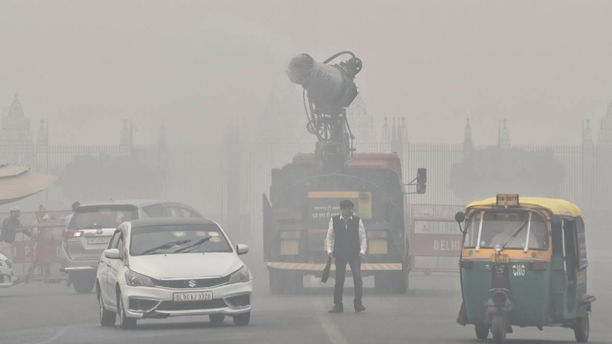 delhi air pollution crisis aqi crosses 400 in anand vihar