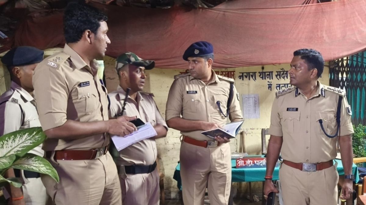 saran police raid 11 arrested for police attack communal violence