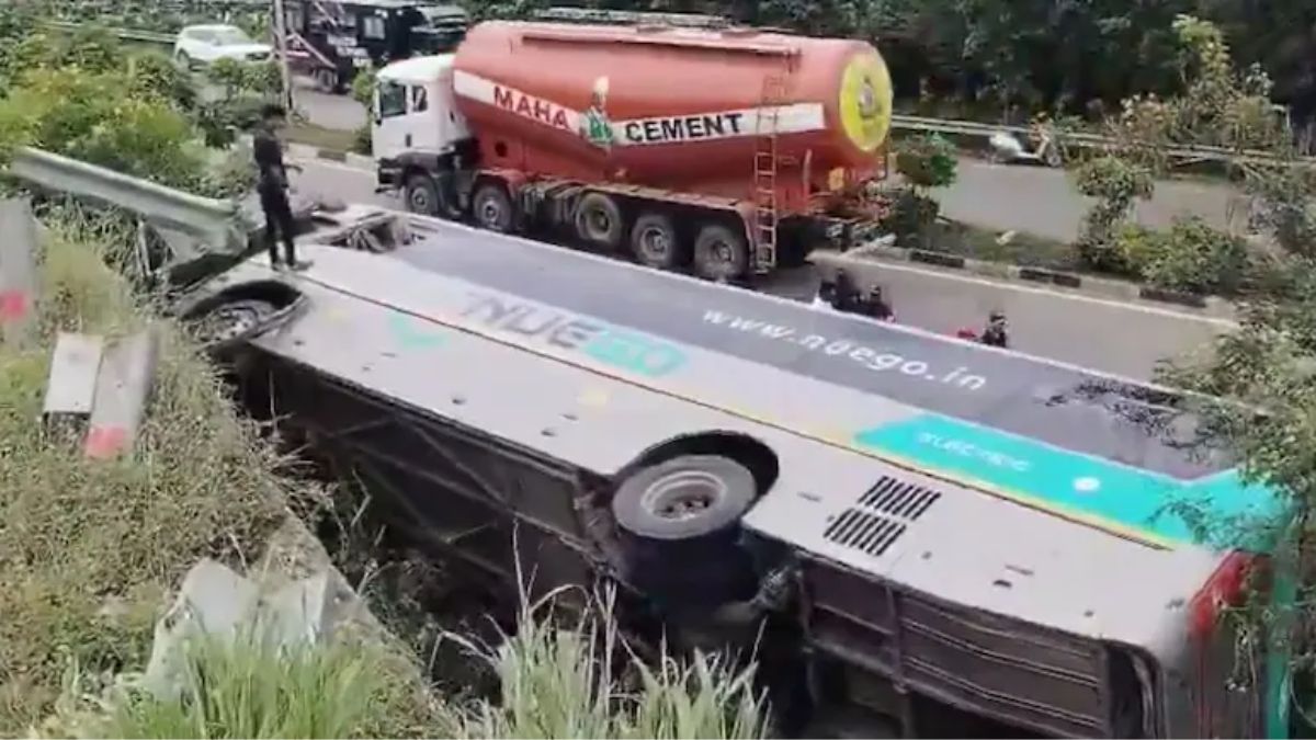 20 injured as bus overturns in telangana day after kurnool accident
