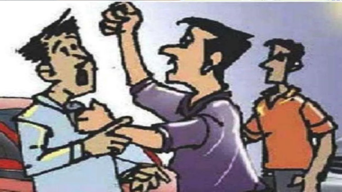 bloody clash in ballia eight injured in rivalry fight