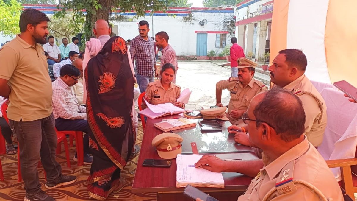 officers get emotional hearing woman plea on samadhan diwas in ayodhya