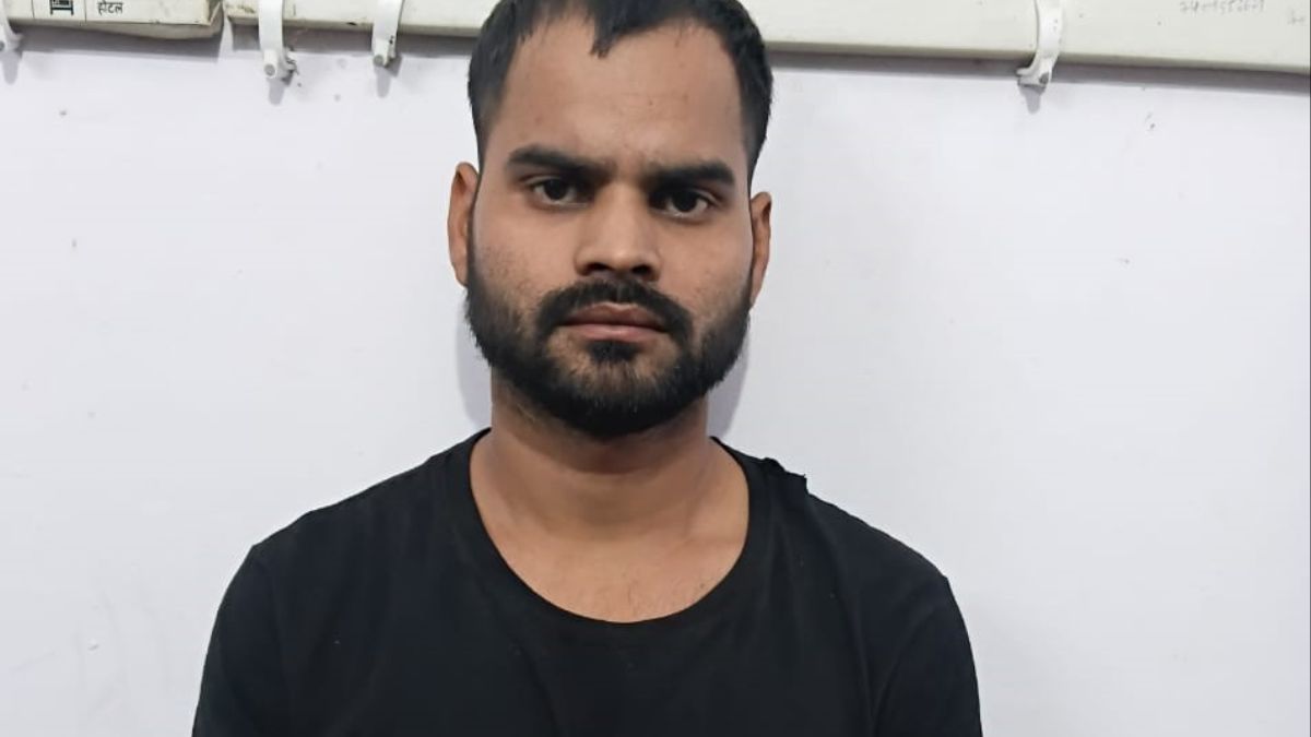 fake currency smuggling 25 lakh seized from bangladesh border
