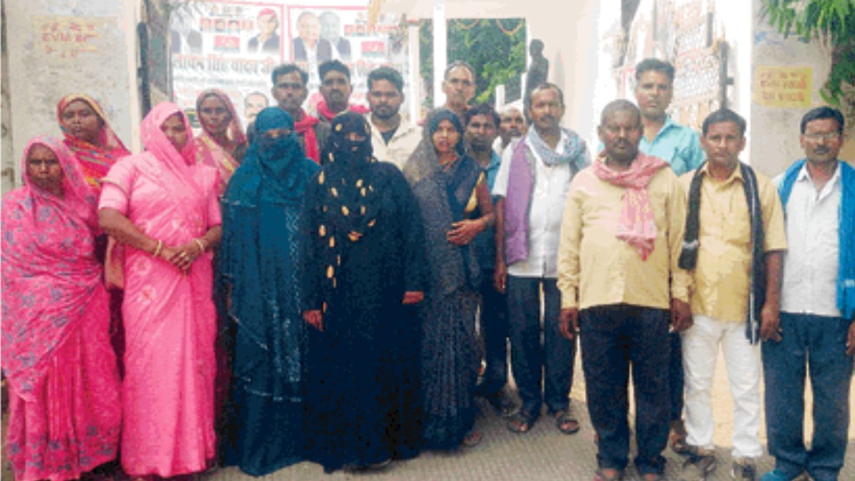 mirzapur bc operator flees with 1 crore of depositors