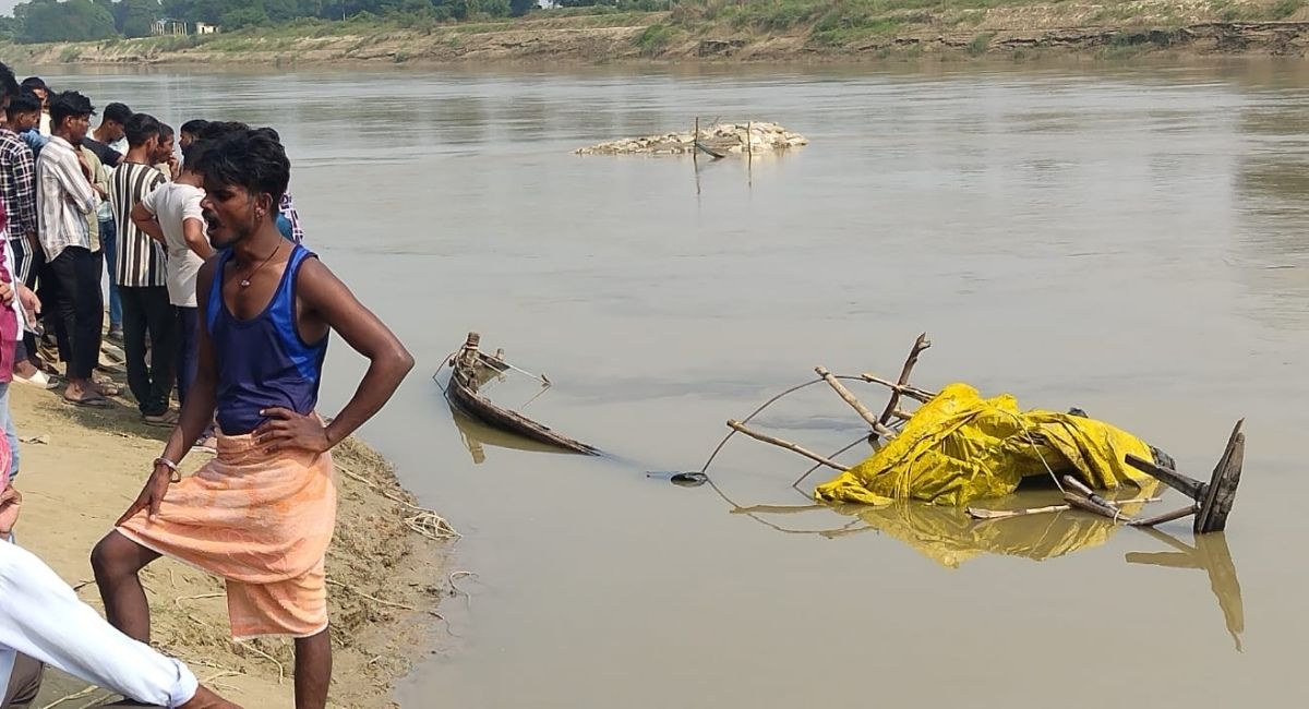 gorakhpur boat accident teen missing after boat capsizes in gorra river
