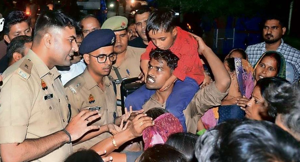 agra road accident speeding car kills five in nagla budhi