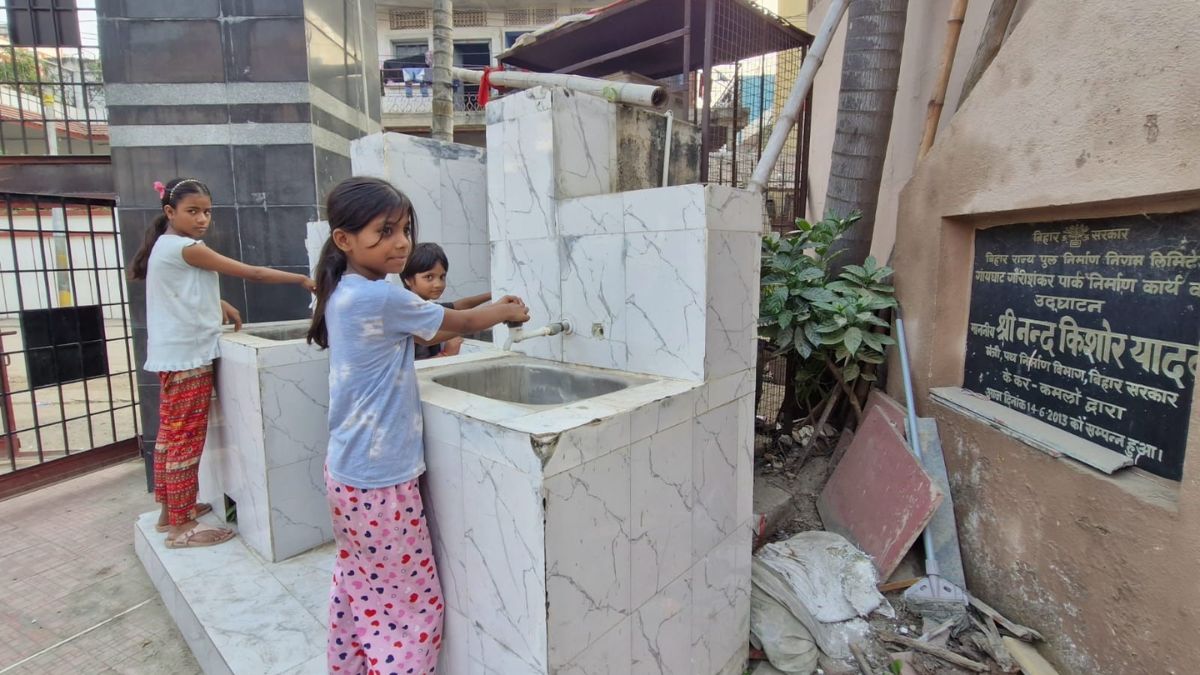 lack of parks in patna sahib children smiles trapped in mobiles