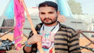 प्रयागराज के करछना में हादसे में मृत राजकुमार केसरवानी की फाइल फोटो।