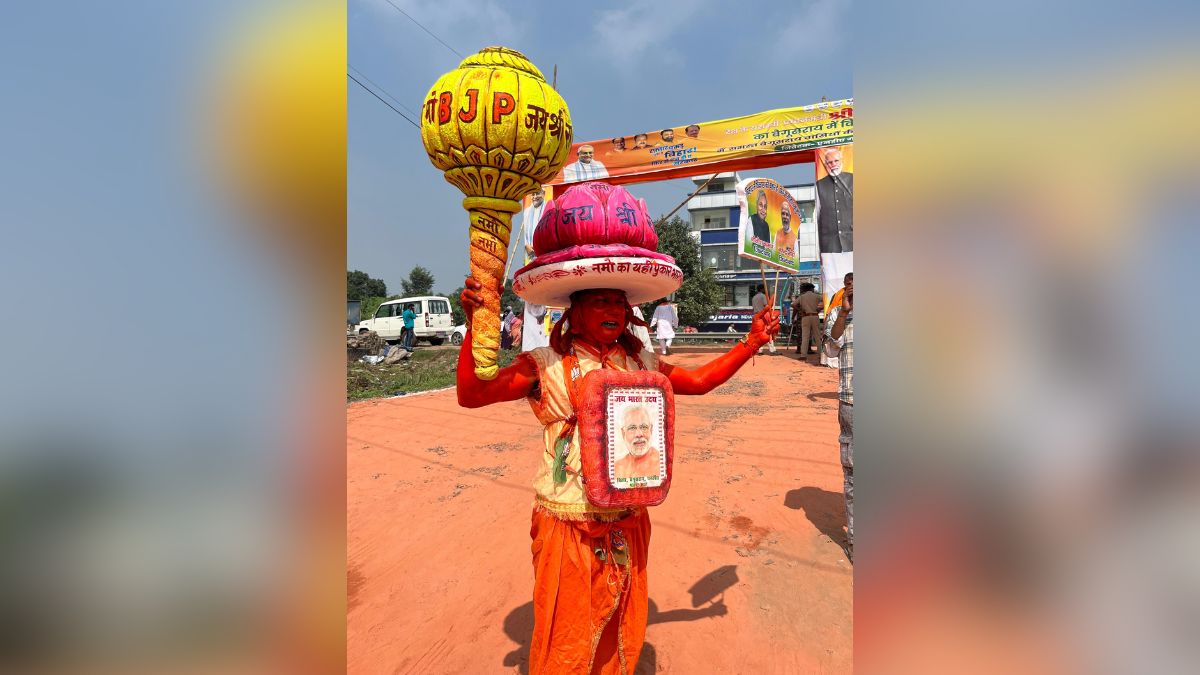 modi supporter shravan shah attends 160 rallies as hanuman in begusarai
