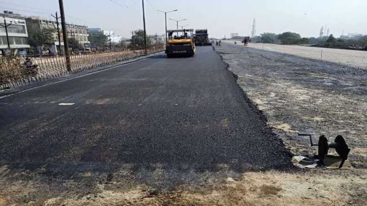 lucknow demand for sixlane road from kursi road to tedhi pulia