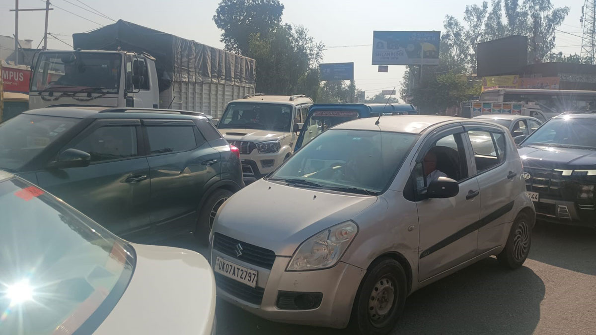 traffic jam in rishikesh rishikesh police had to change the traffic plan