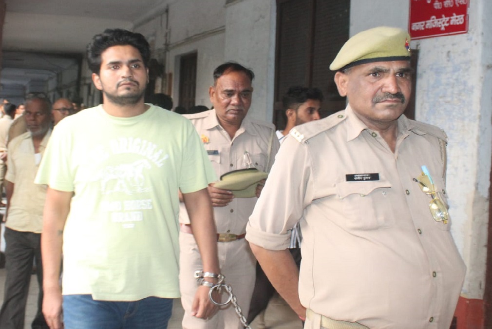 vikul chaprana had switched off his mobile and was hiding in his friend rishabh vashishts flat in gurugram