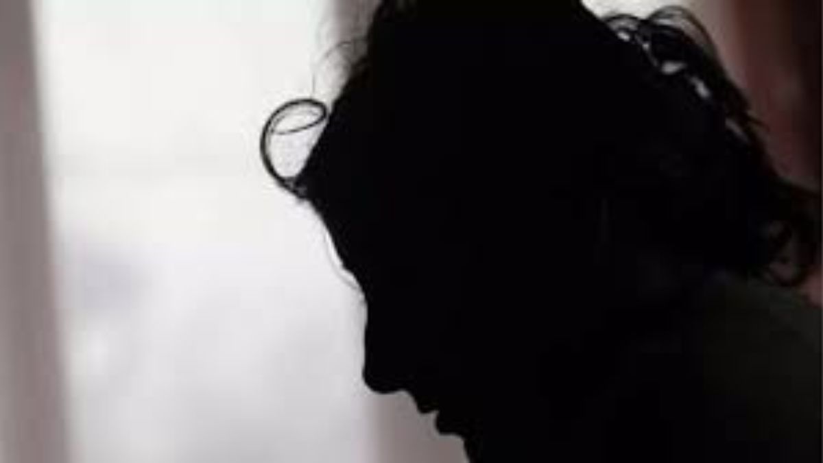 agra university professor accused of obscene talk with student