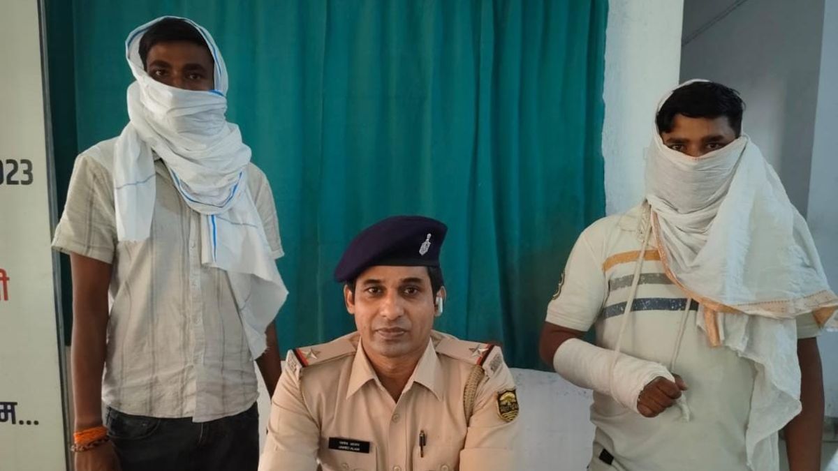 two arrested in ara with illegal weapons pistol and cartridges seized