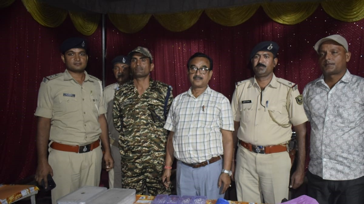 11 kg silver jewelry seized in gopalganj from up vehicle