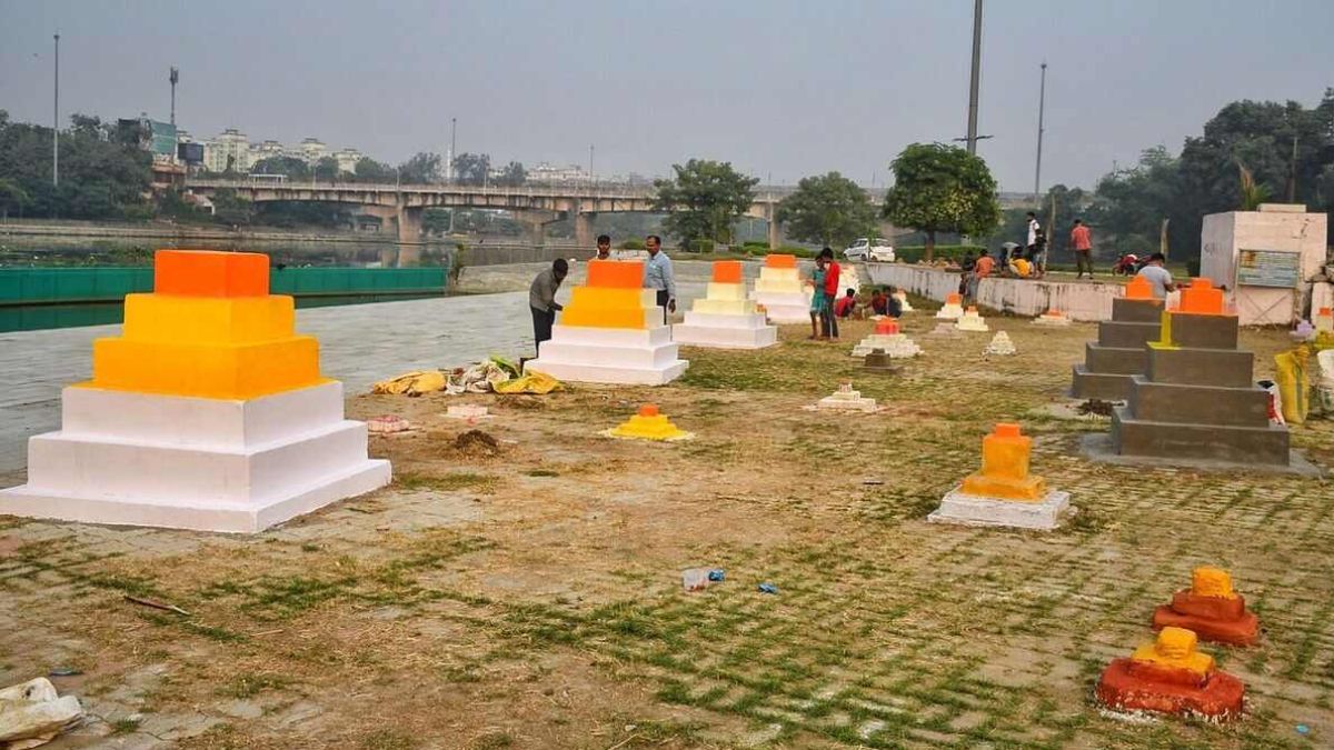 chhath 2025 in lucknow dm of lucknow declared local holiday on 28th oct on mahaparv chhath