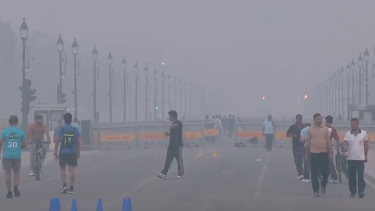 delhi air pollution aqi crosses 300 near india gate ncr chokes