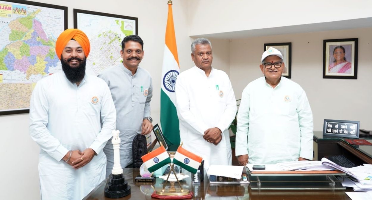 bjp chandigarh delegation meets governor promoting local products
