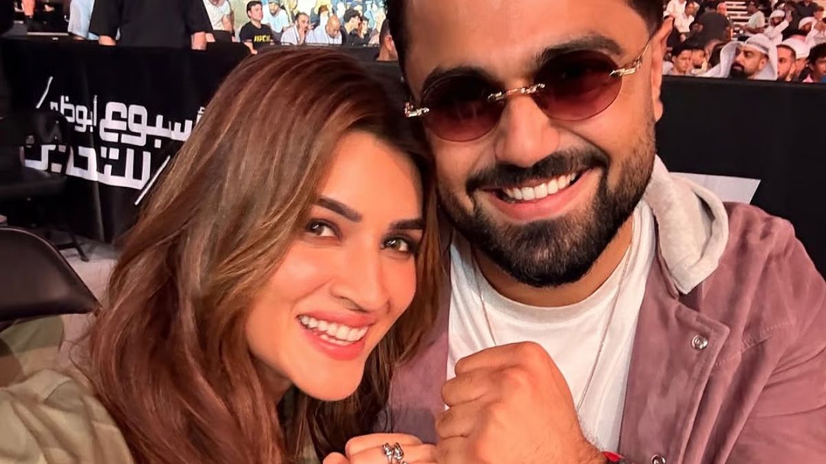 kriti sanon enjoys romantic vacation with boyfriend kabir bahia in abu dhabi