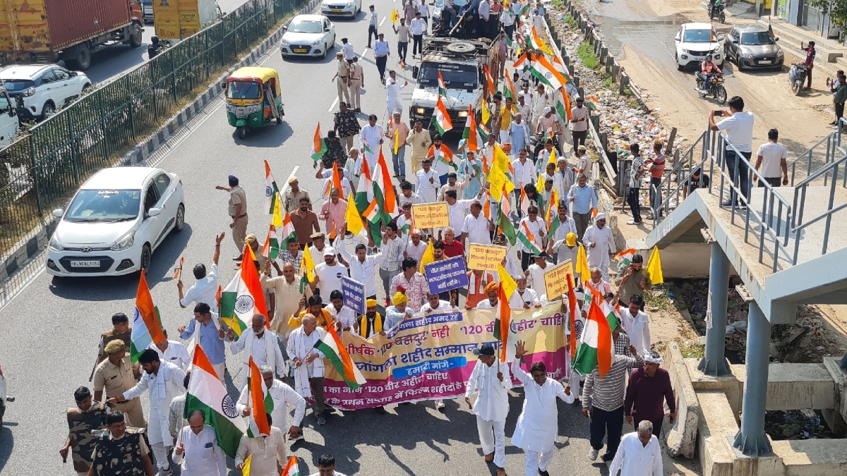 film protest causes traffic jam from kherki daula to delhi border