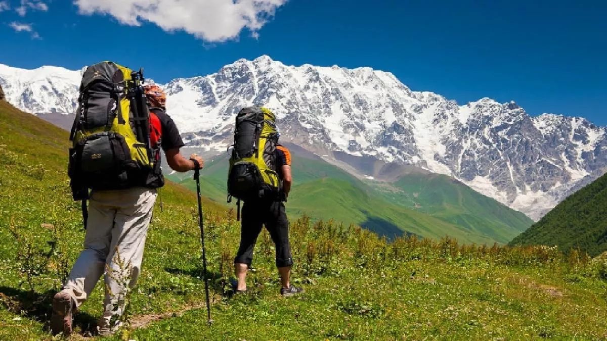 youths who went trekking in himachal pradesh lost their way police rescued them