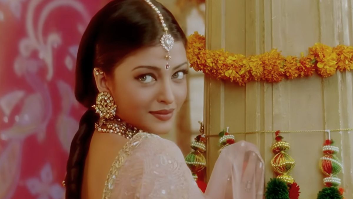 aishwarya rai bachchan 52nd bithday special she knows kathak to salsa dance very well