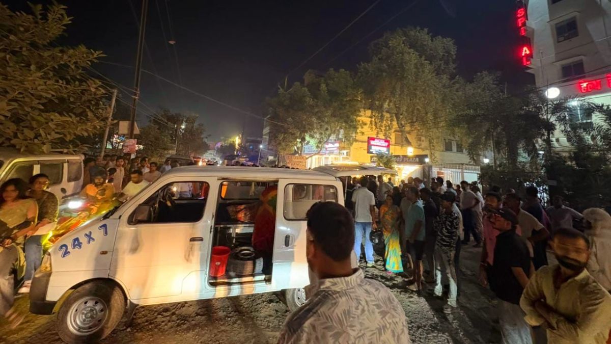 mother and child death during delivery family protest