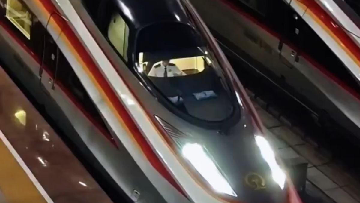 china cr450 world fastest bullet train breaks speed records