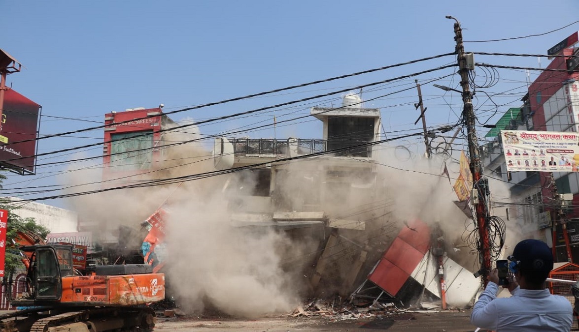 complex collapses in central market after pillar impact