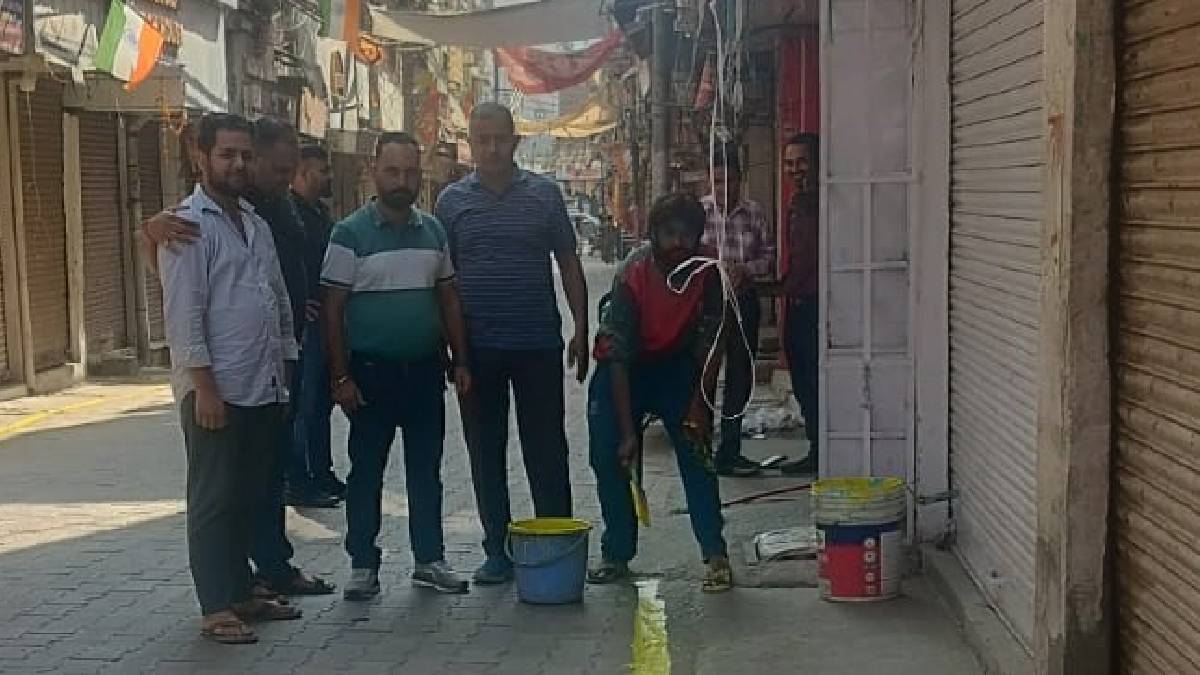 sunderbani municipality tackles encroachment yellow lines on roads