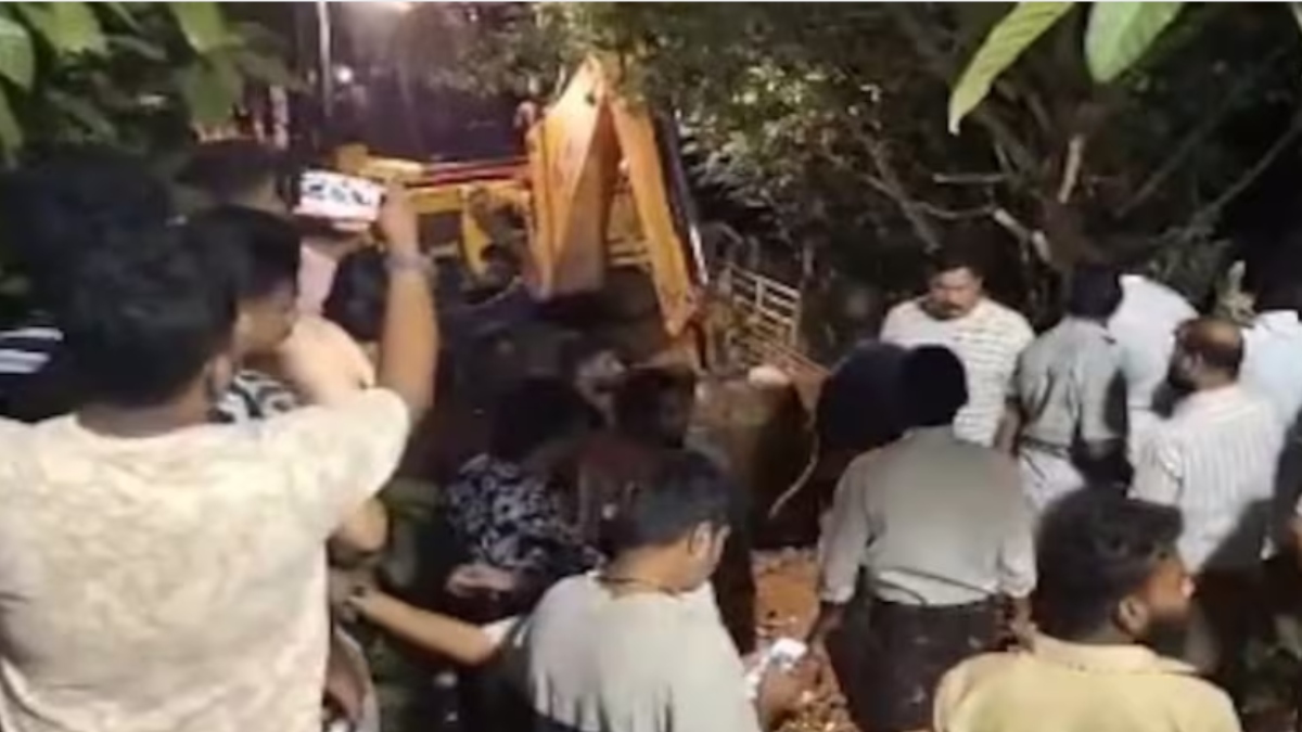 landslide in idukki kerala one dead homes buried near highway widening